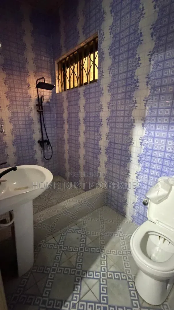 3bdrm House in Adjen Kotoku, Amasaman for sale