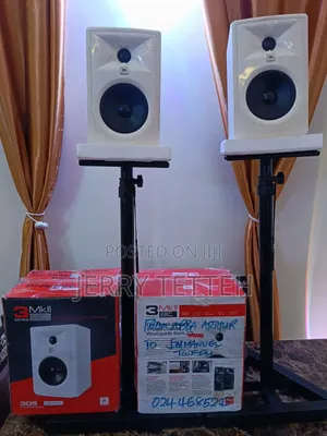 JBL 305P MKll - Wh Powered 5" Two-Way Studio Monitor With Stands