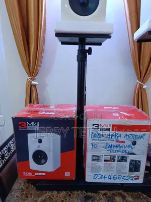 JBL 305P MKll - Wh Powered 5" Two-Way Studio Monitor With Stands
