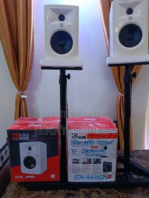 JBL 305P MKll - Wh Powered 5" Two-Way Studio Monitor With Stands