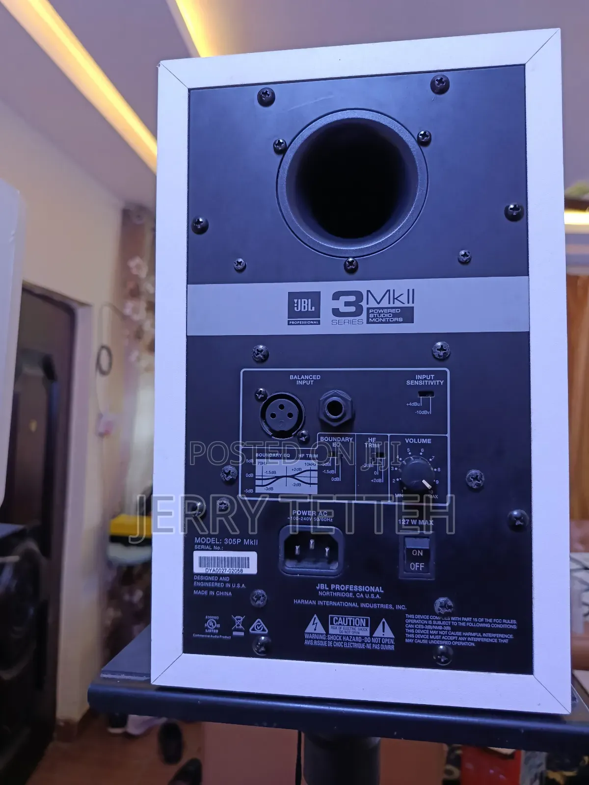 JBL 305P MKll - Wh Powered 5" Two-Way Studio Monitor With Stands