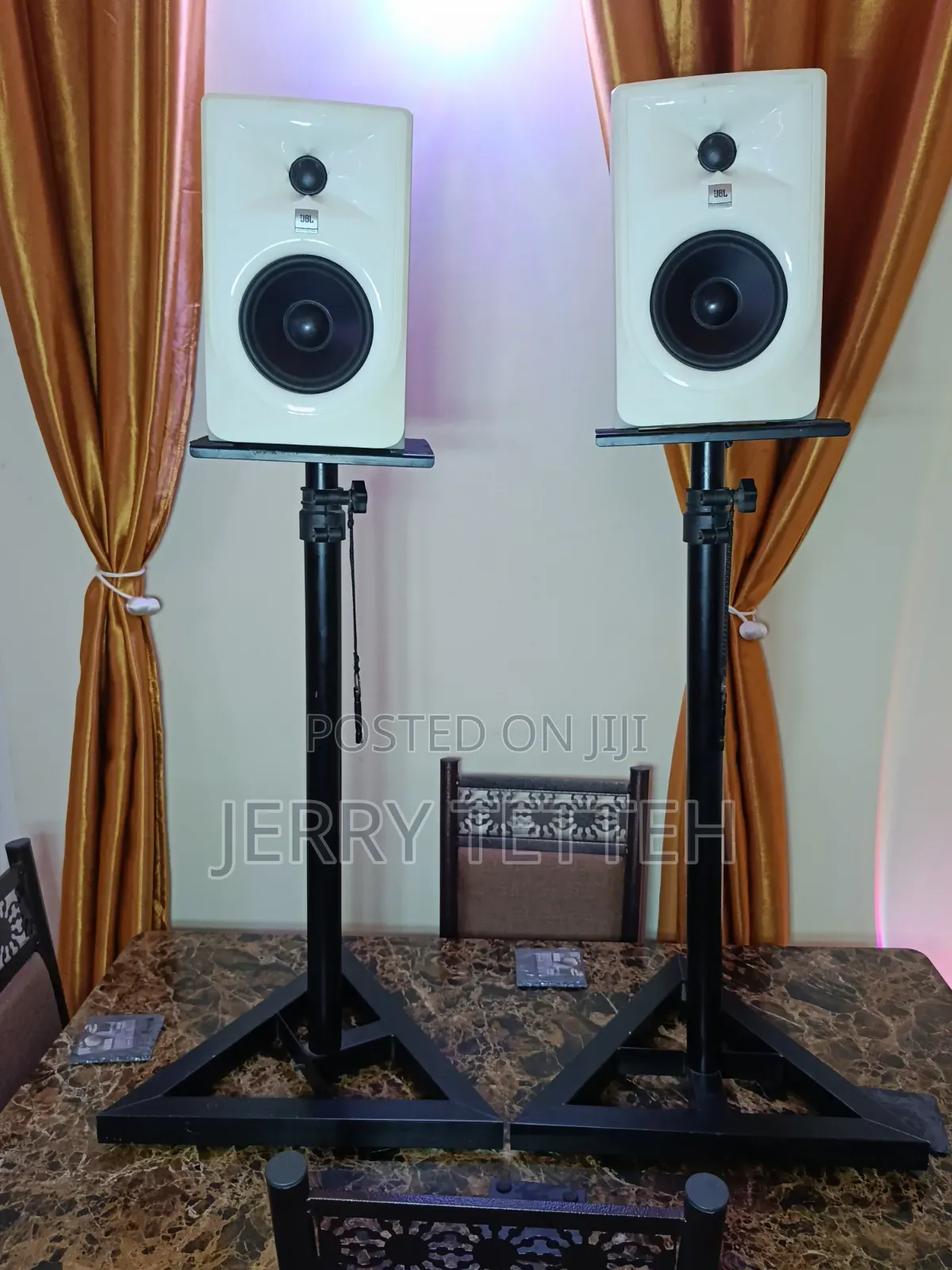 JBL 305P MKll - Wh Powered 5" Two-Way Studio Monitor With Stands