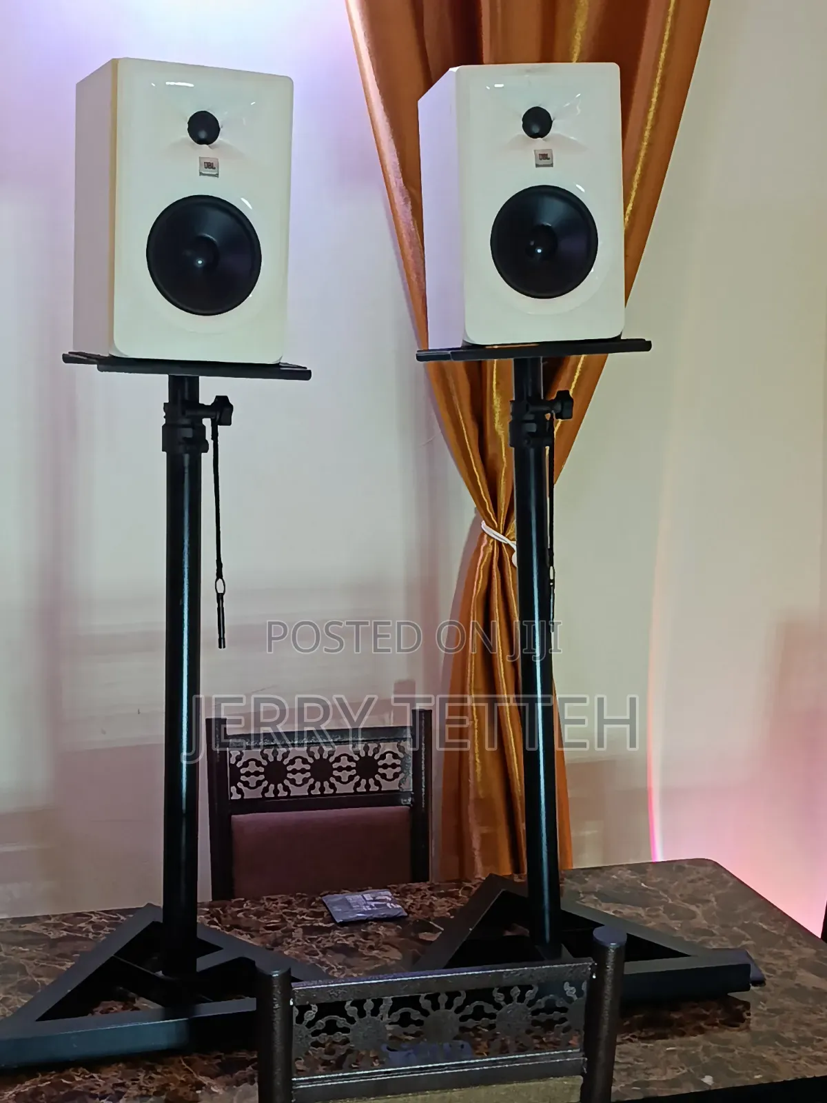 JBL 305P MKll - Wh Powered 5" Two-Way Studio Monitor With Stands