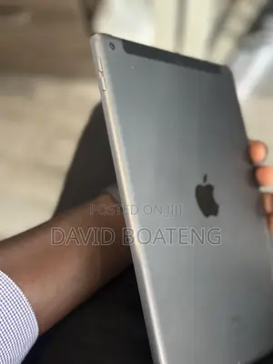 Apple iPad 9.7 32 GB Gray