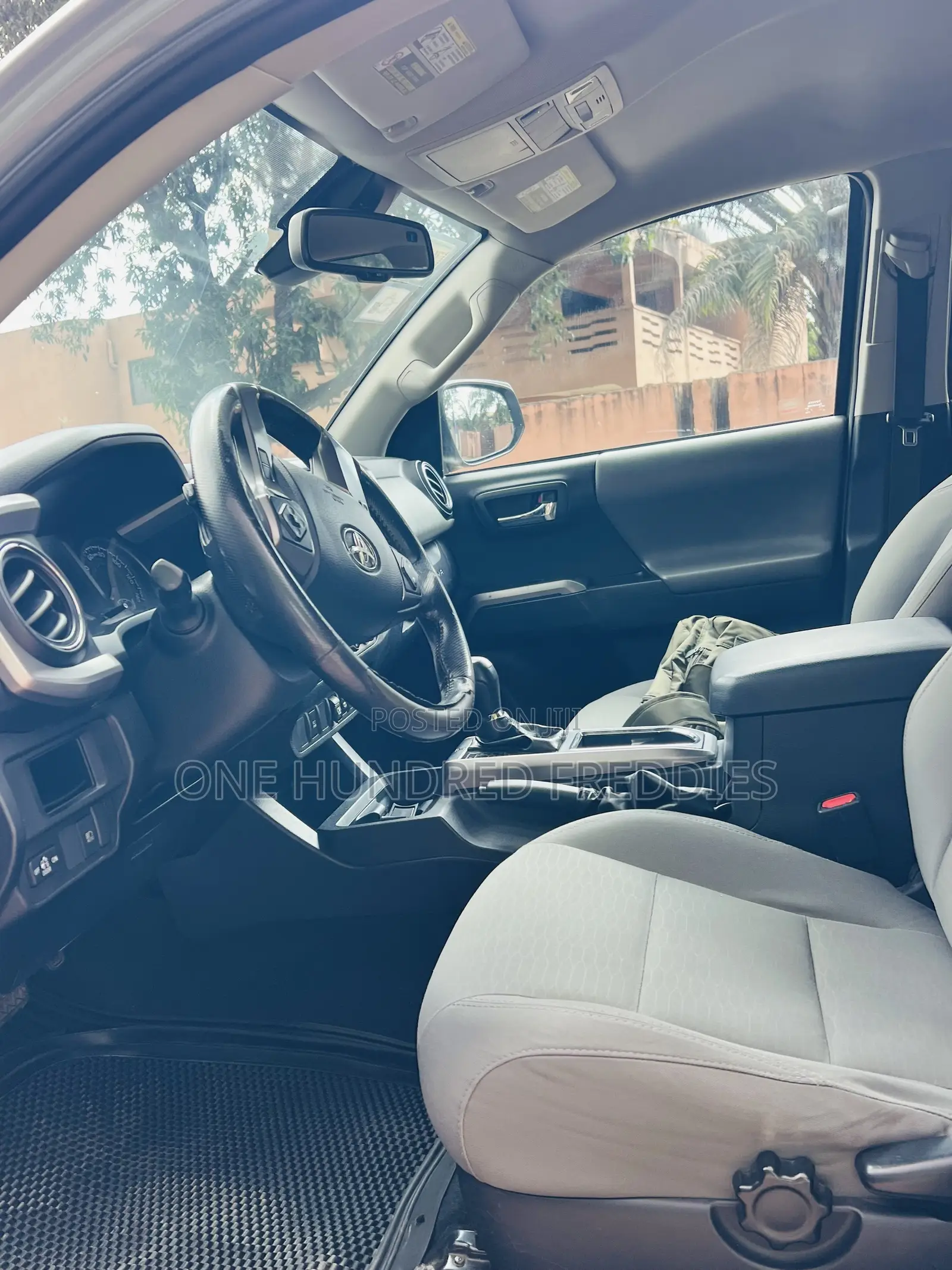 Toyota Tacoma SR5 2019 Gray