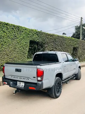 Toyota Tacoma SR5 2019 Gray
