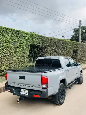 Toyota Tacoma SR5 2019 Gray