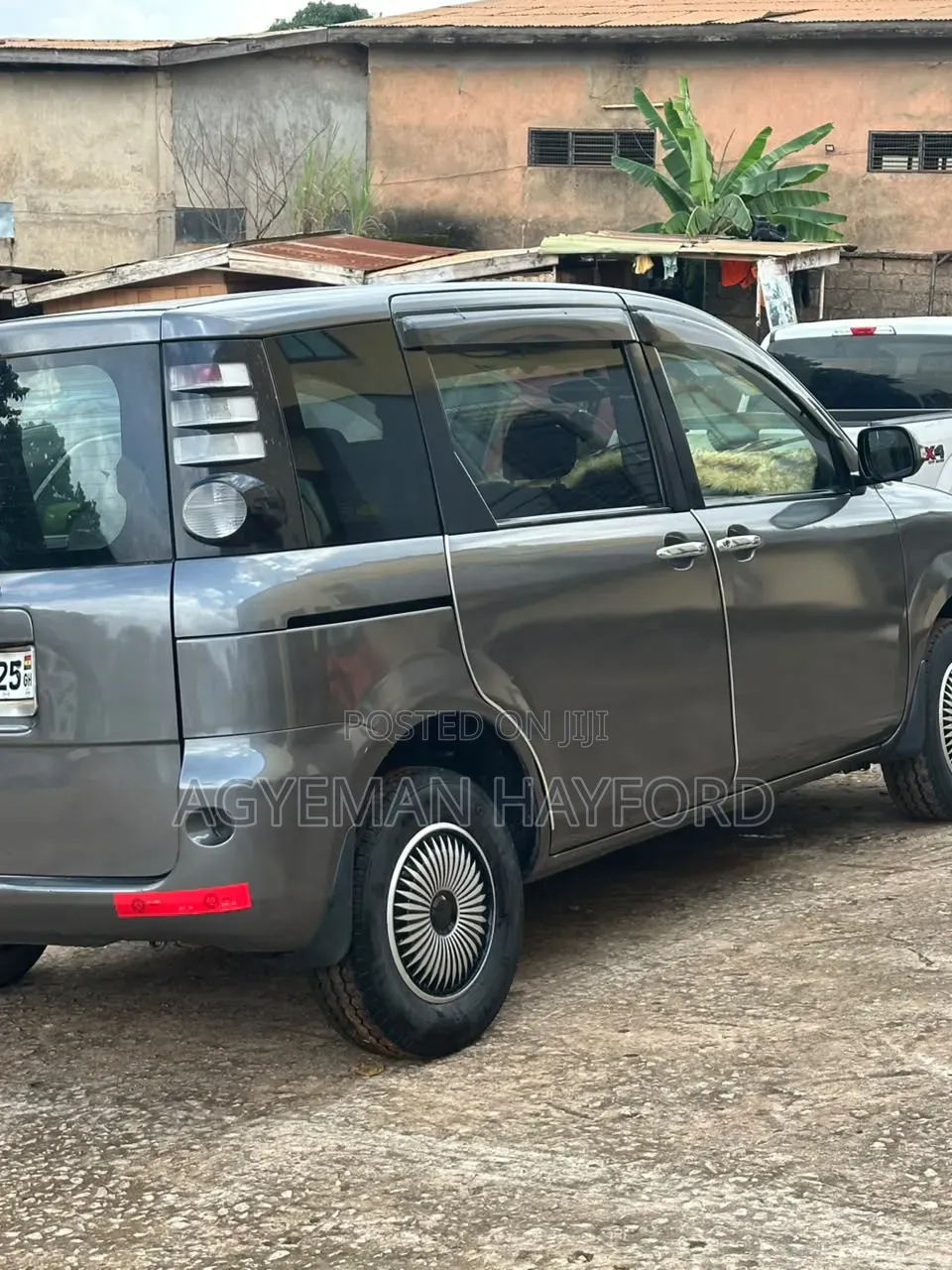 Toyota Sienta 1.5 AWD 2012 Gray
