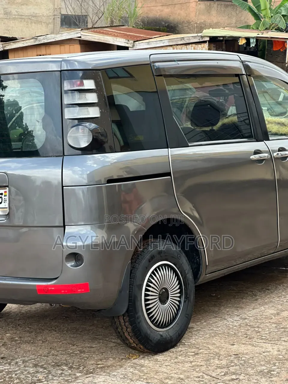 Toyota Sienta 1.5 AWD 2012 Gray