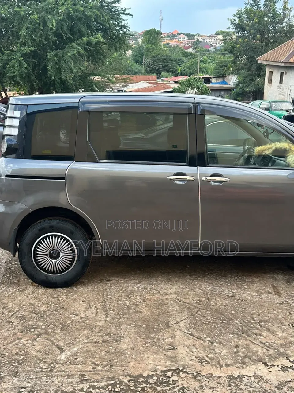 Toyota Sienta 1.5 AWD 2012 Gray