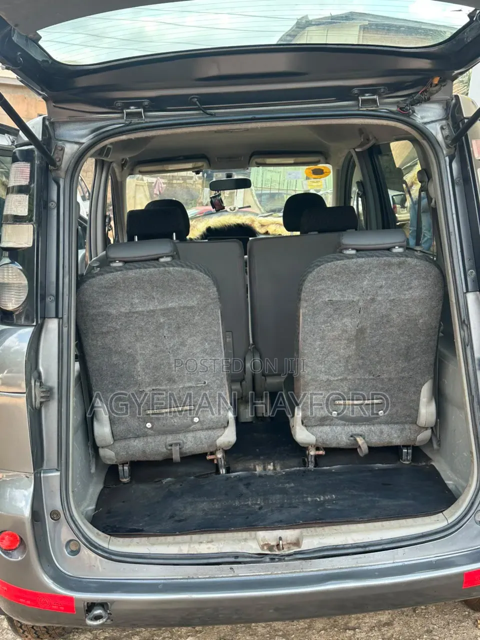 Toyota Sienta 1.5 AWD 2012 Gray