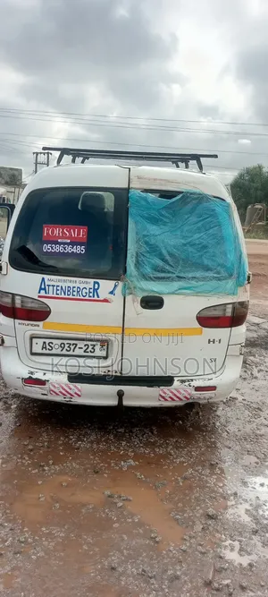 Hyundai H-100 2004 White