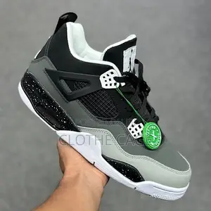 Air Jordan 4 Retro