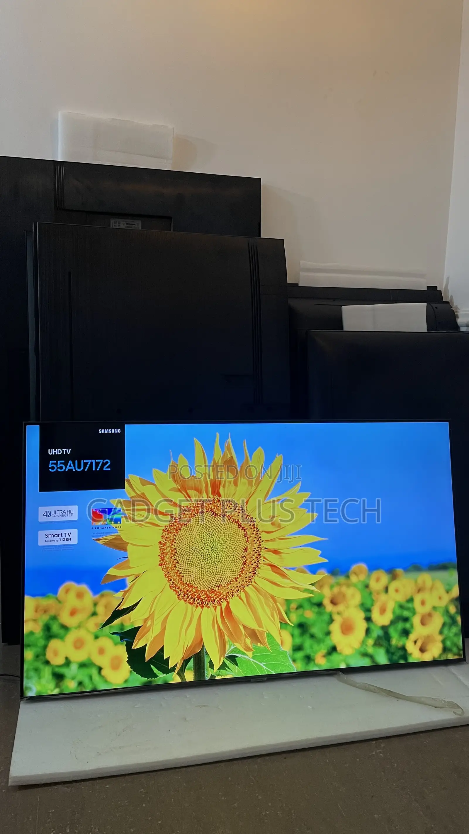 2022 Very Fresh 55” Samsung Crystal 4K UHD Smart TV