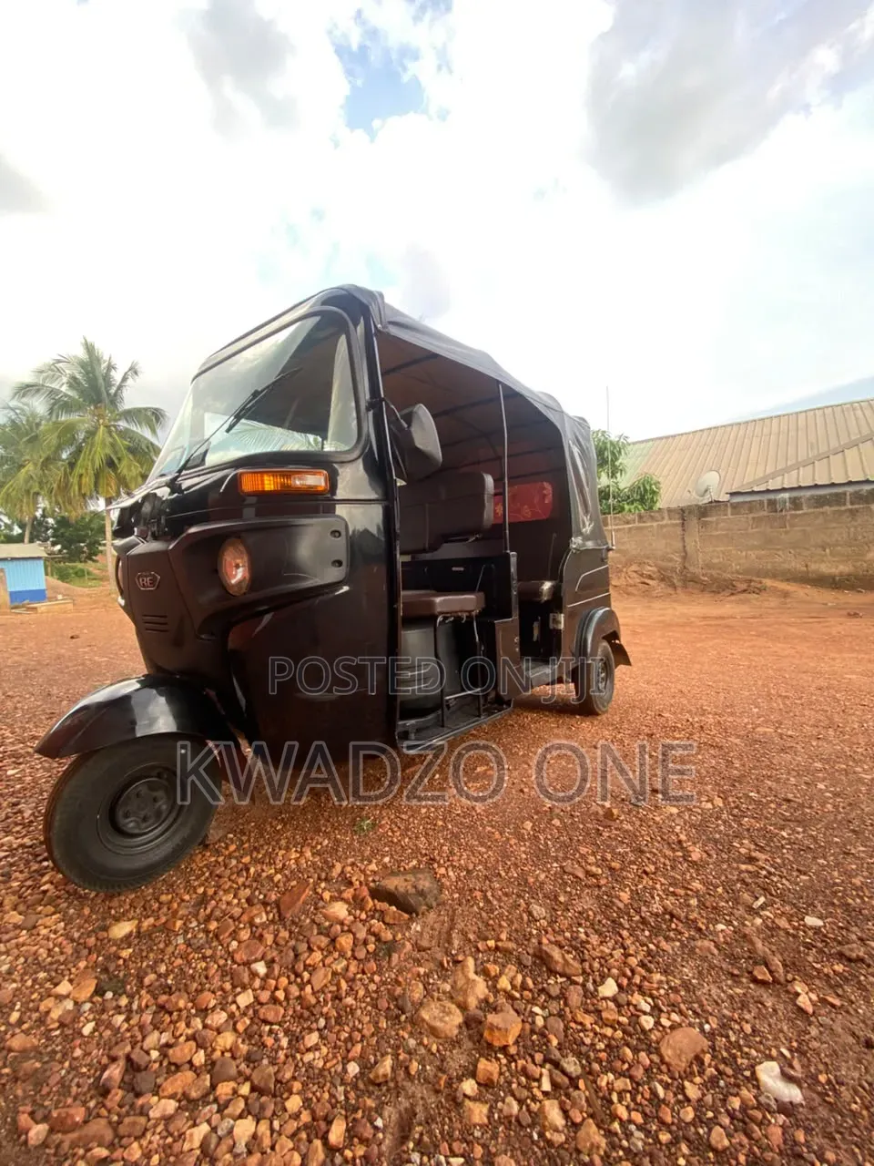 Bajaj RE 2026 Black
