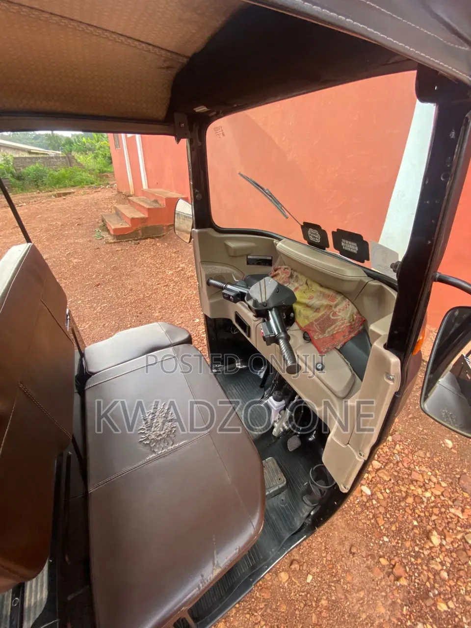 Bajaj RE 2026 Black