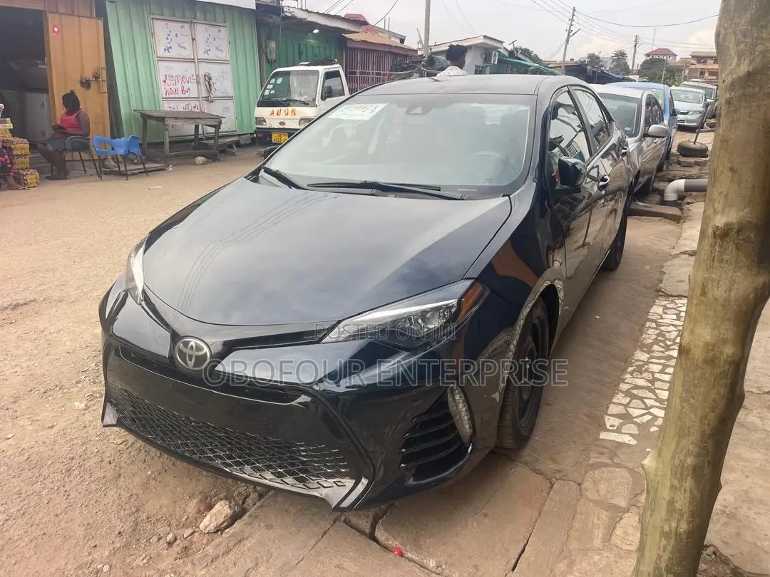 Toyota Corolla LE (1.8L 4cyl 2A) 2018 Gray