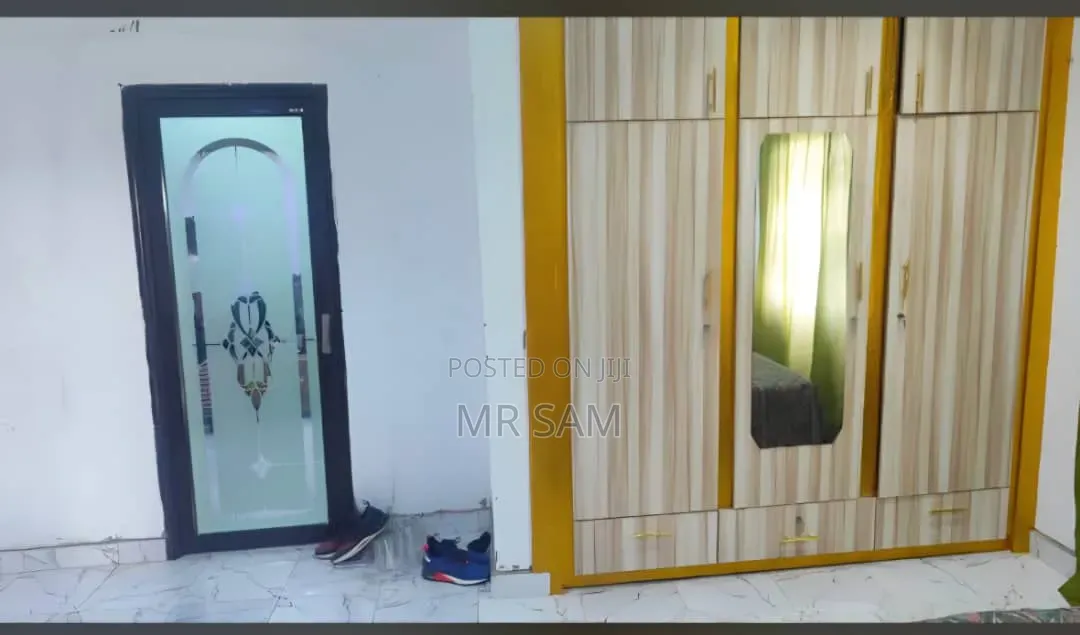 8bdrm House in Sam Properties, Millenium City for sale