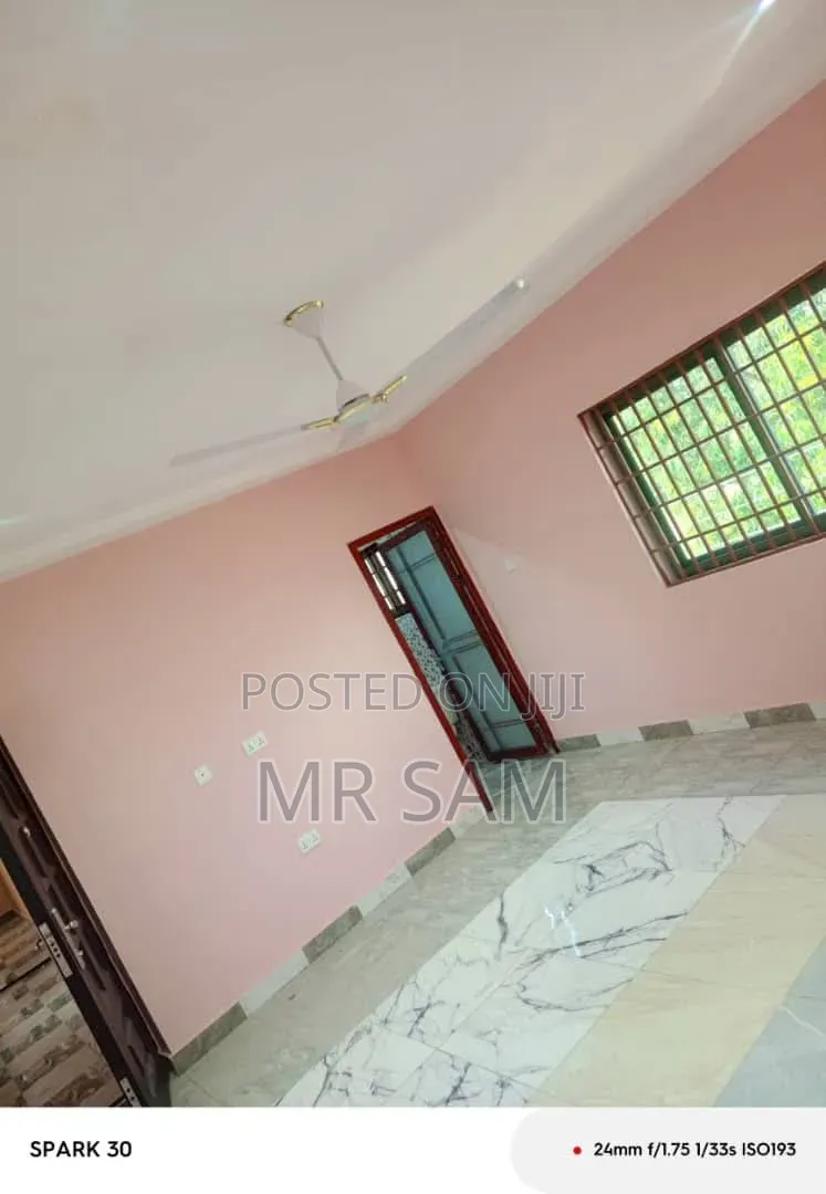 8bdrm House in Sam Properties, Millenium City for sale