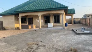 5bdrm House in Sam Properties, Amasaman for sale