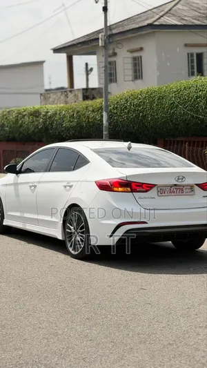 Hyundai Elantra 2018 White