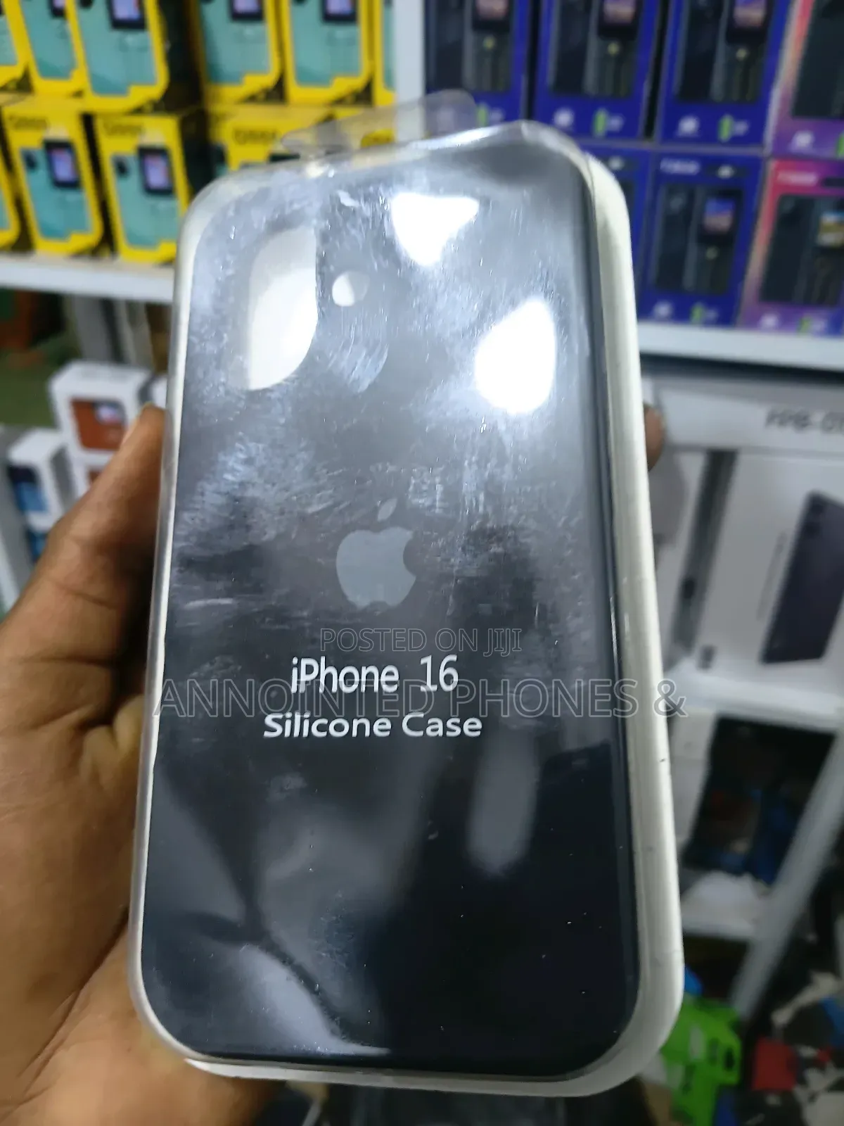 iPhone 16 Pouch