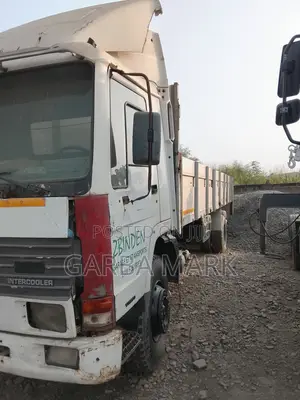 Volvo Truck 1990 White