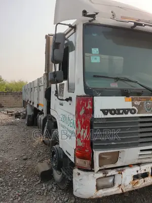 Volvo Truck 1990 White