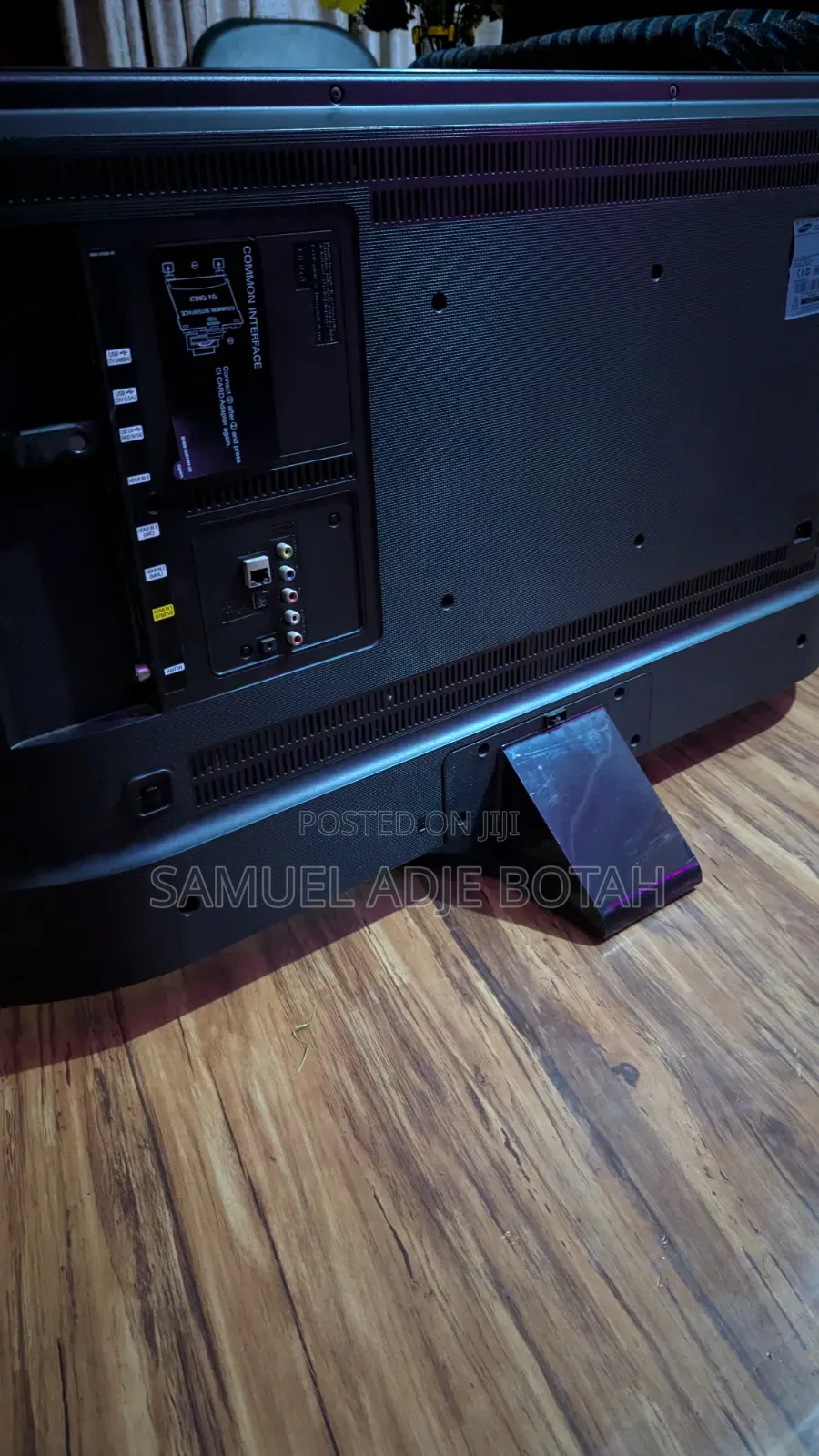 Samsung Crystal Uhd TV DM