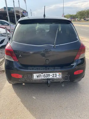 Toyota Vitz 2010 Black