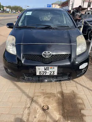 Toyota Vitz 2010 Black