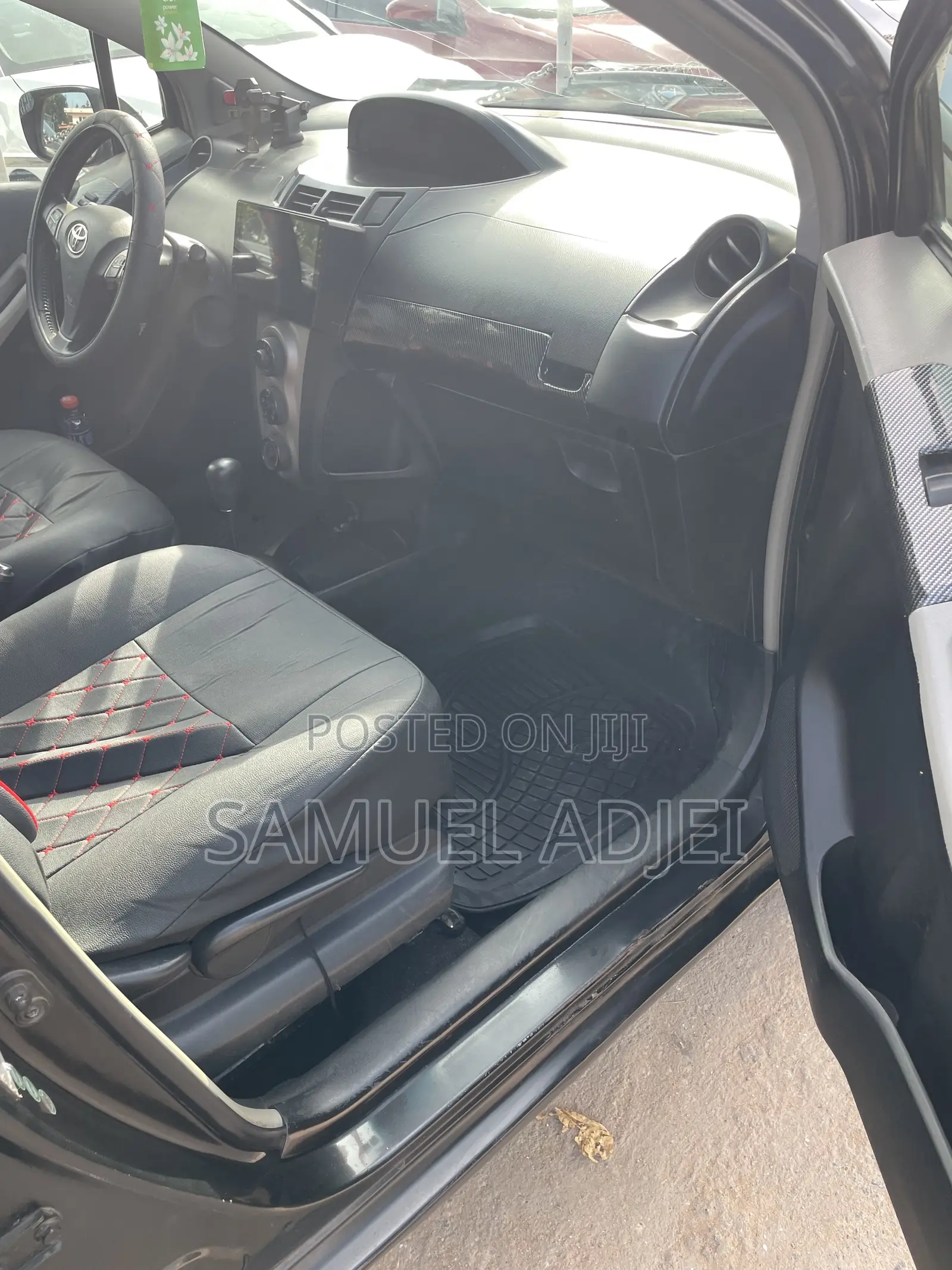 Toyota Vitz 2010 Black
