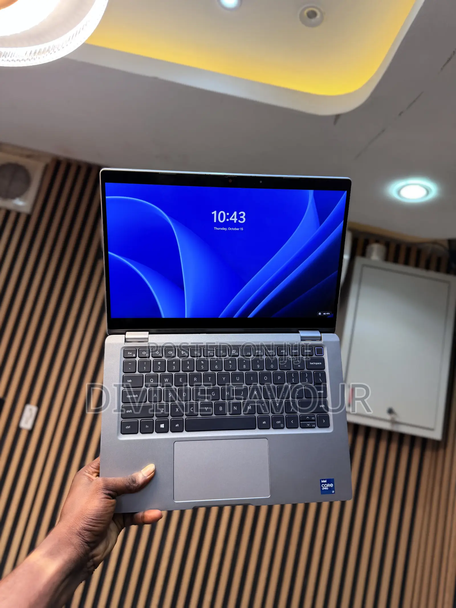 Laptop Dell Latitude 5320 2-in-1 16GB Intel Core i7 SSD 512GB