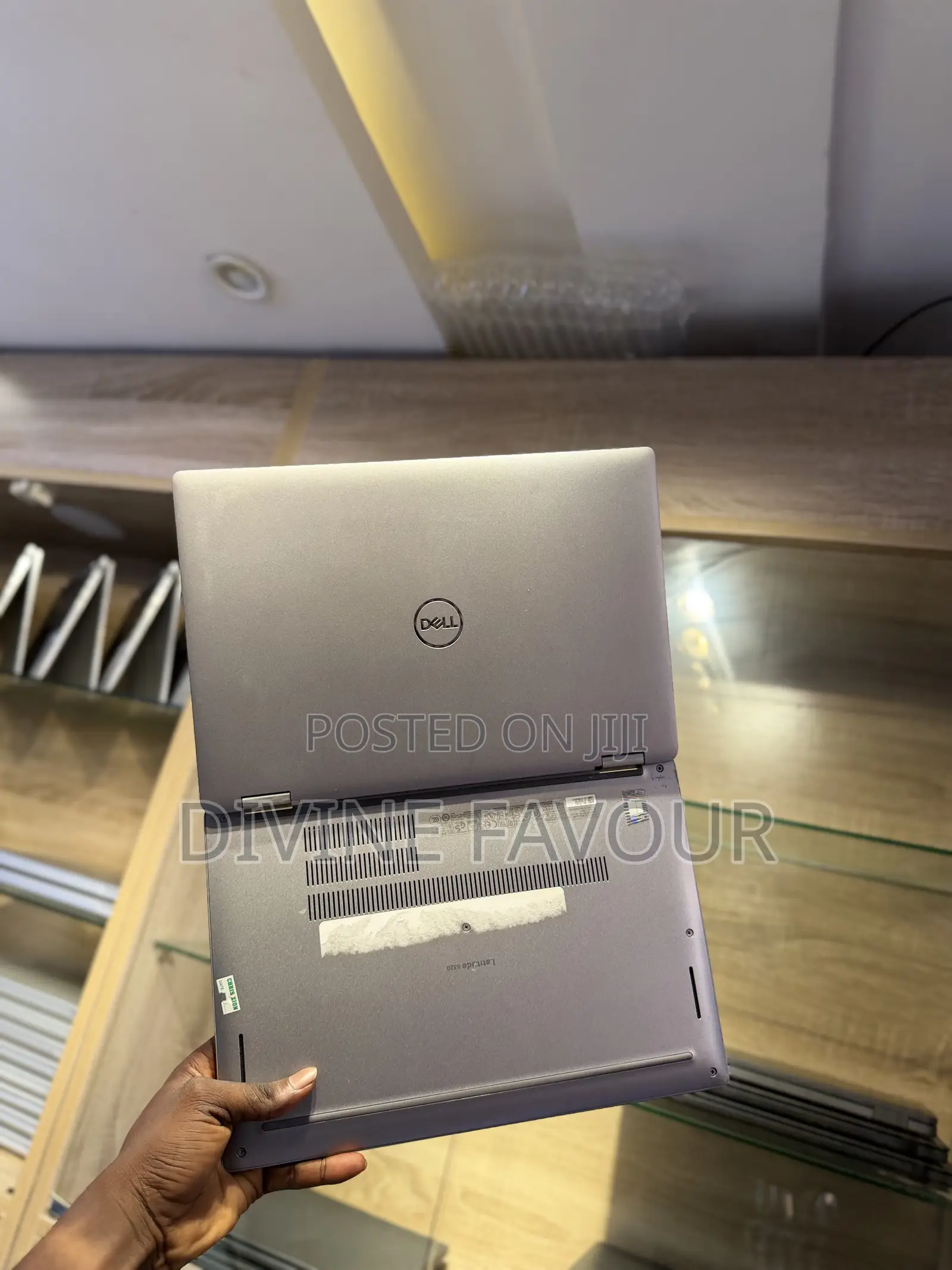 Laptop Dell Latitude 5320 2-in-1 16GB Intel Core i7 SSD 512GB
