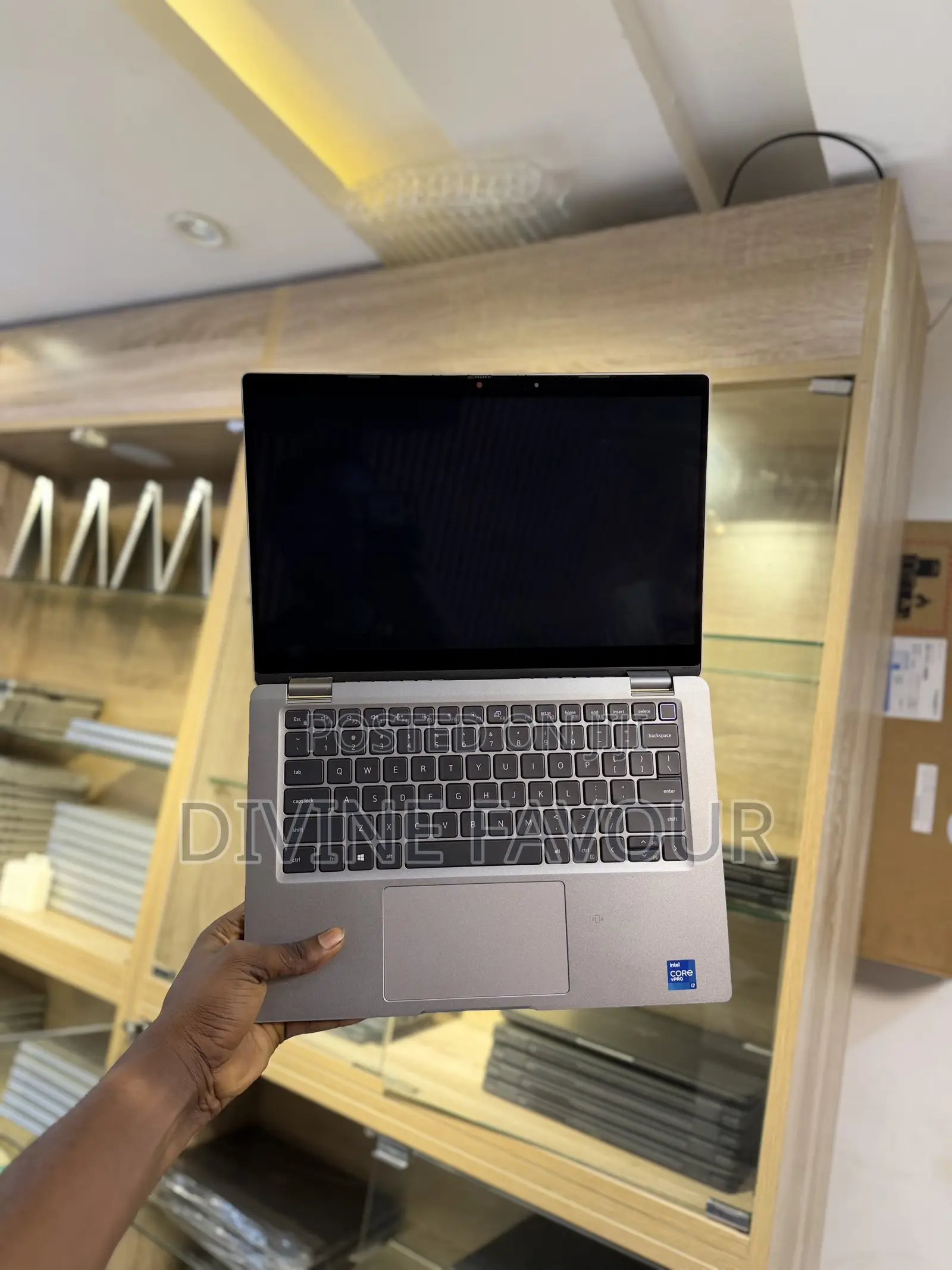 Laptop Dell Latitude 5320 2-in-1 16GB Intel Core i7 SSD 512GB