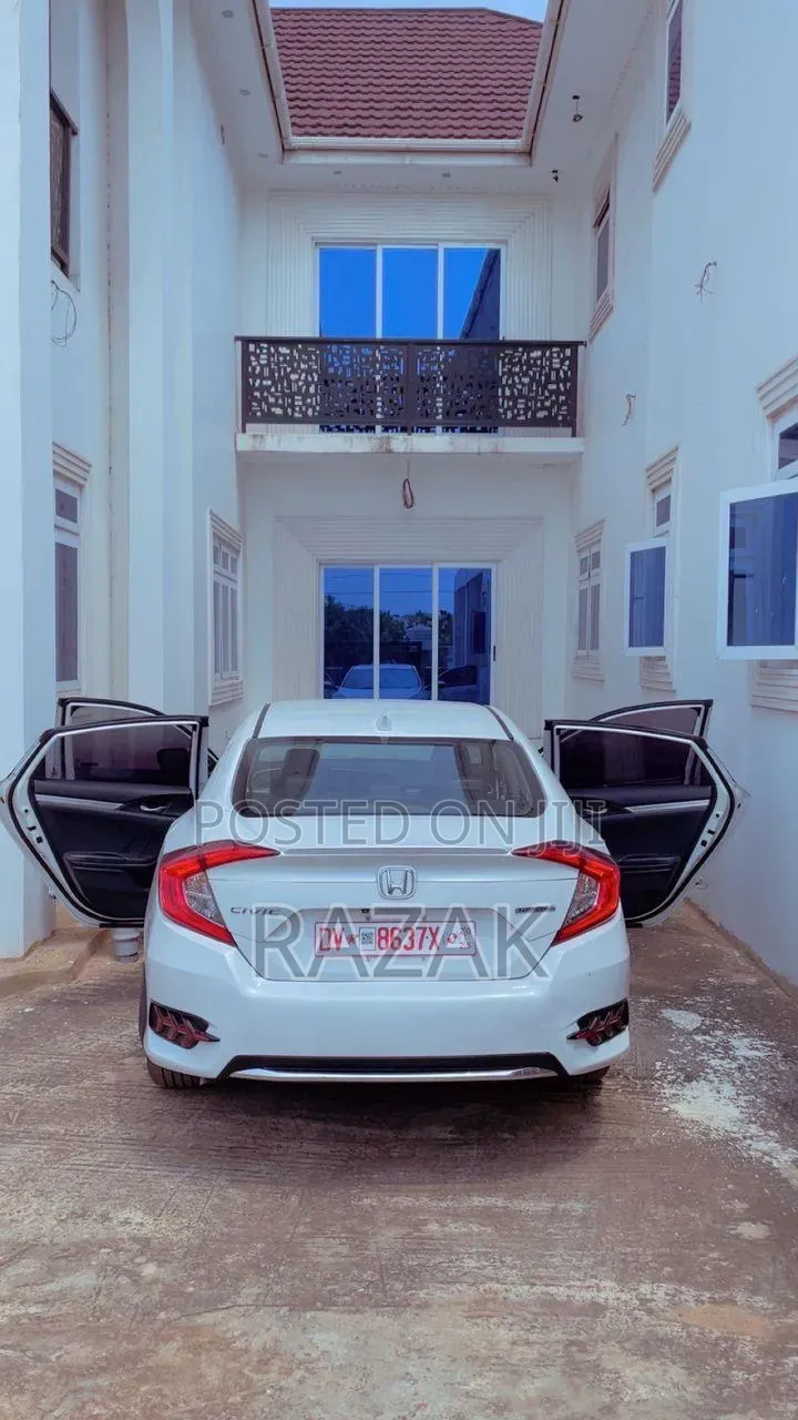 Honda Civic 2021 White
