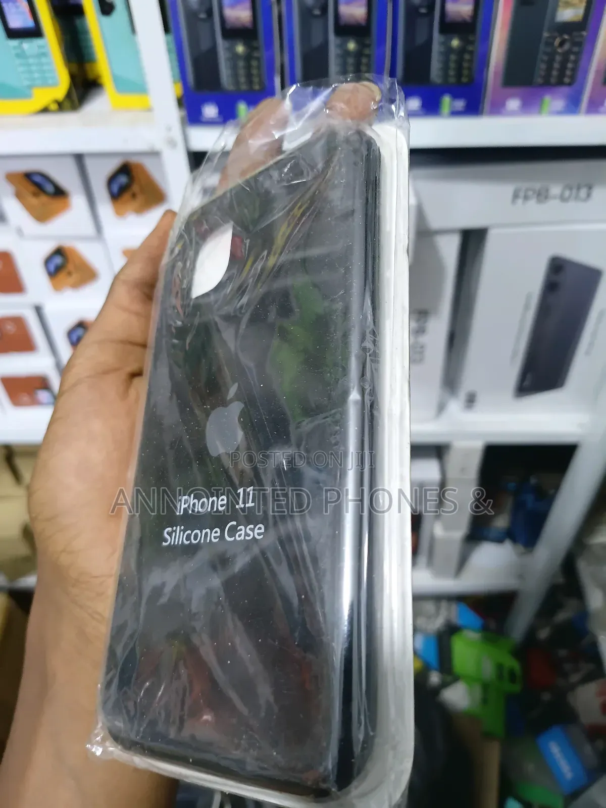 iPhone 11 Pouch