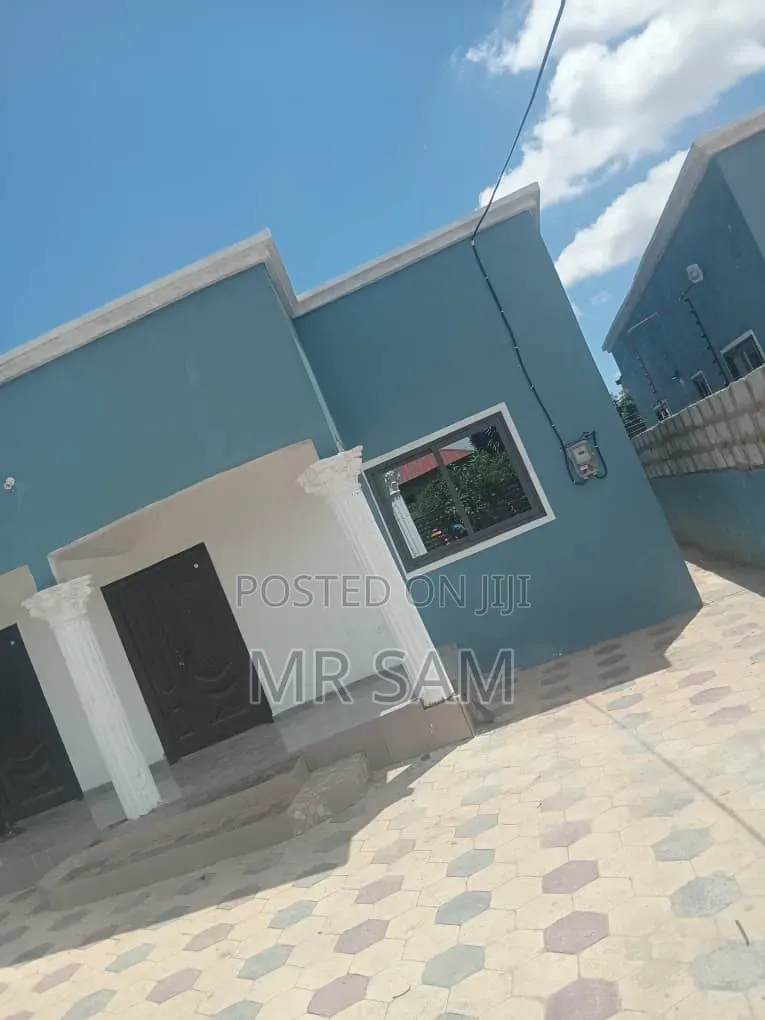 3bdrm House in Sam Properties, Adade for rent