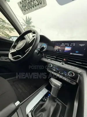 Hyundai Elantra 2024 White