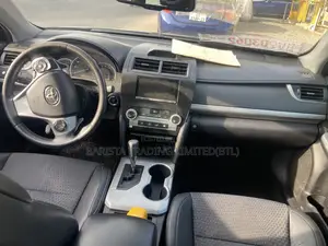 Toyota Camry SE 4dr Sedan (2.5L 4cyl 6A) 2014 Gray