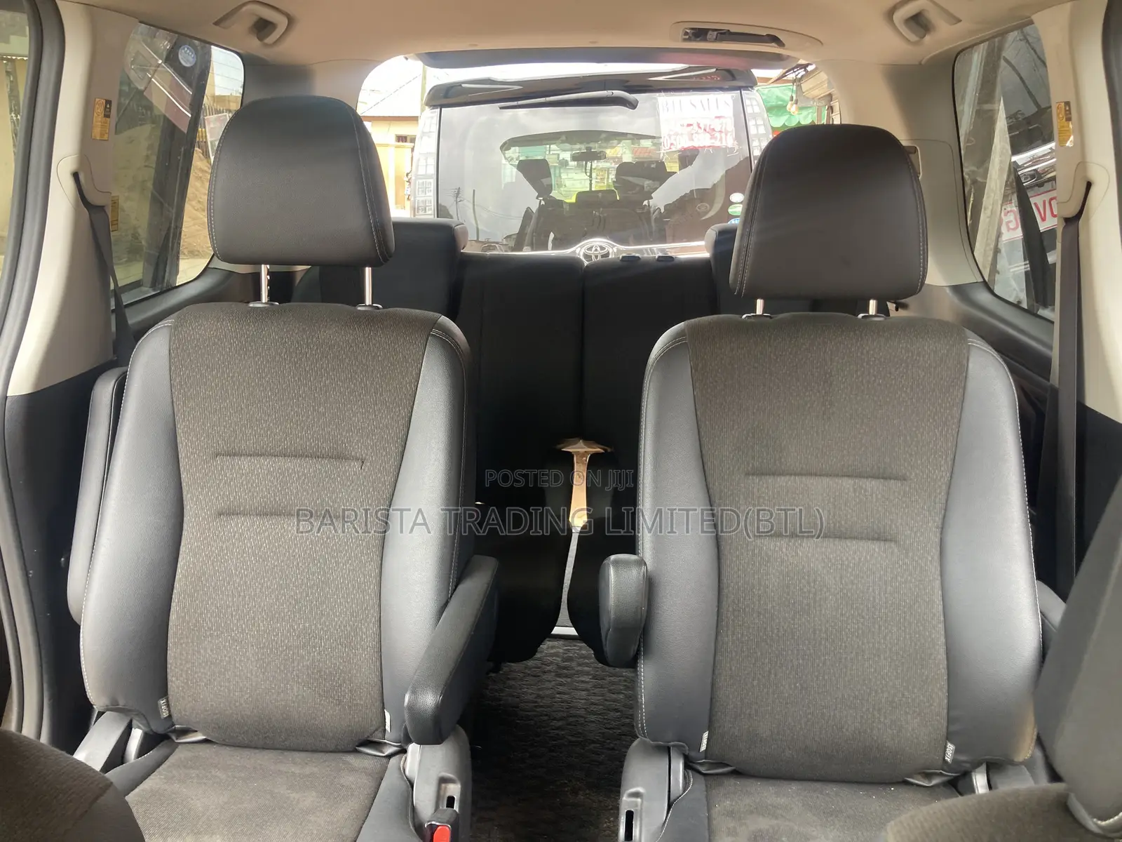 Toyota Voxy V 2WD 7-Seater 2013 Black
