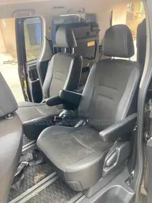 Toyota Voxy V 2WD 7-Seater 2013 Black