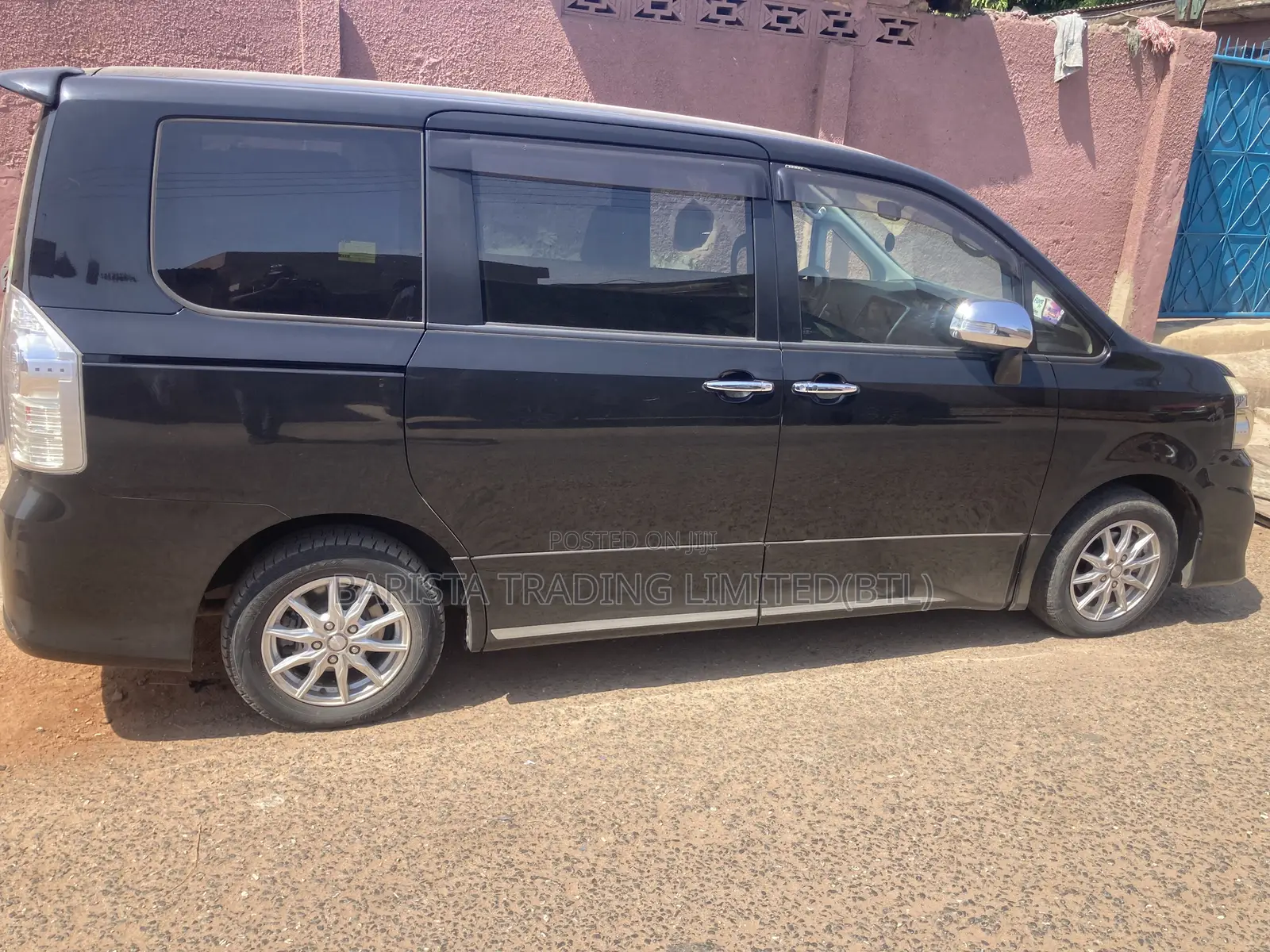 Toyota Voxy V 2WD 7-Seater 2013 Black