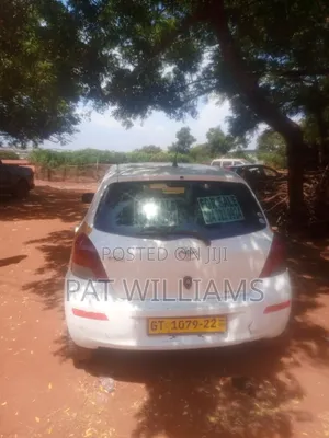 Toyota Vitz 1.0 FWD 3dr 2010