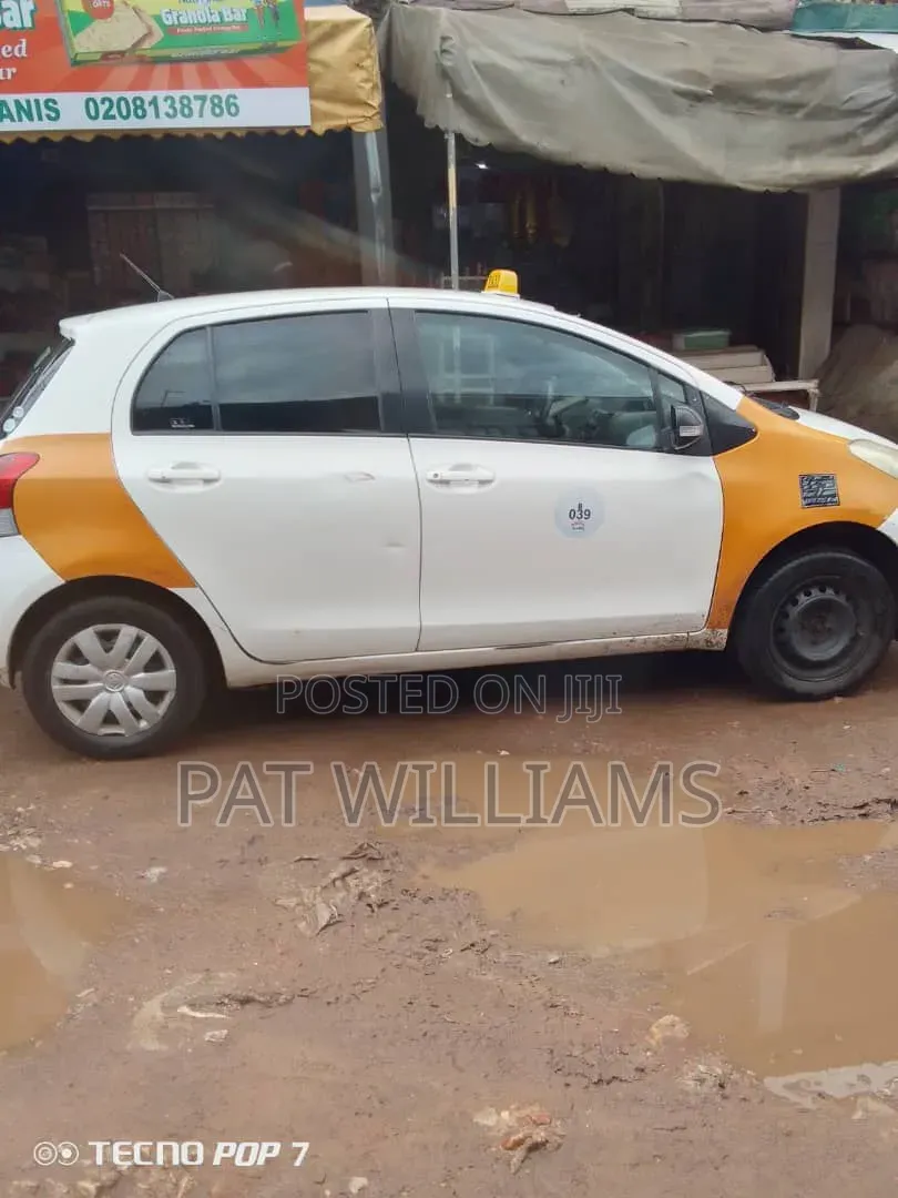 Toyota Vitz 1.0 FWD 3dr 2010