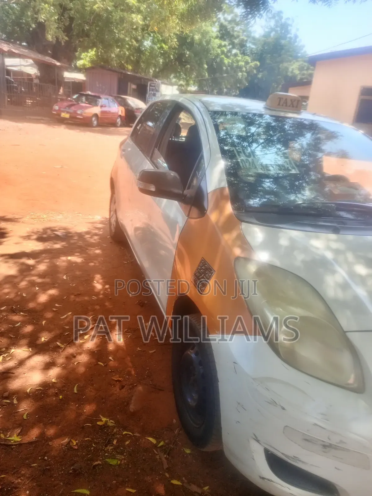 Toyota Vitz 1.0 FWD 3dr 2010