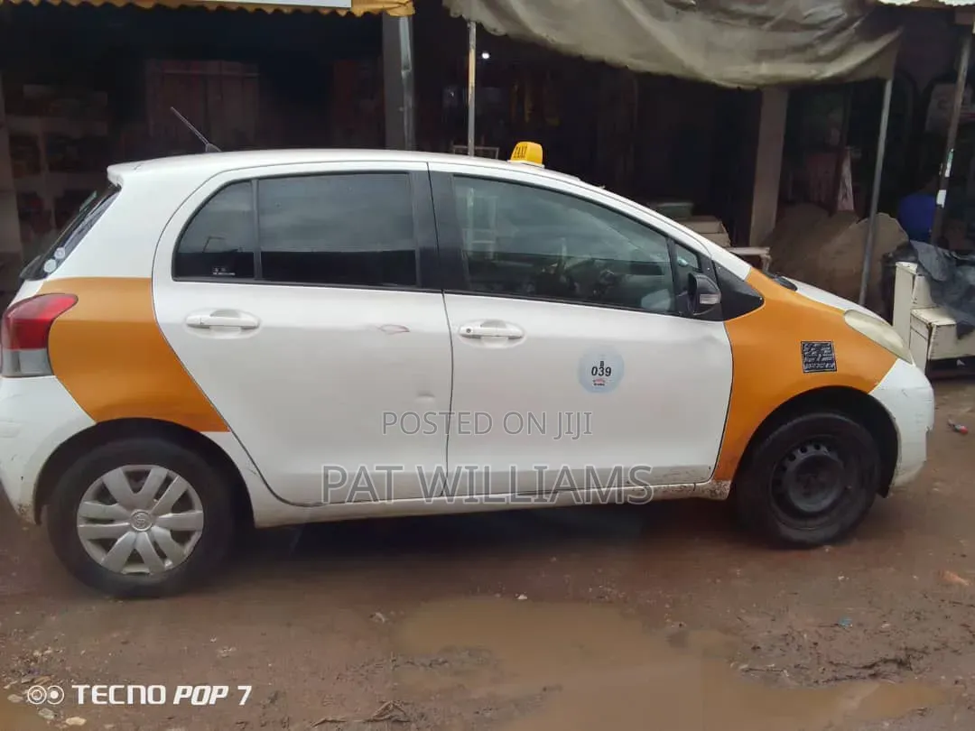 Toyota Vitz 1.0 FWD 3dr 2010