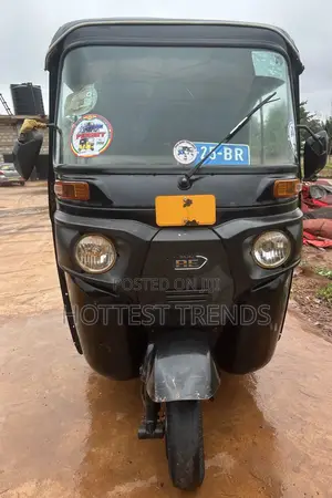 Bajaj RE 2025 Black