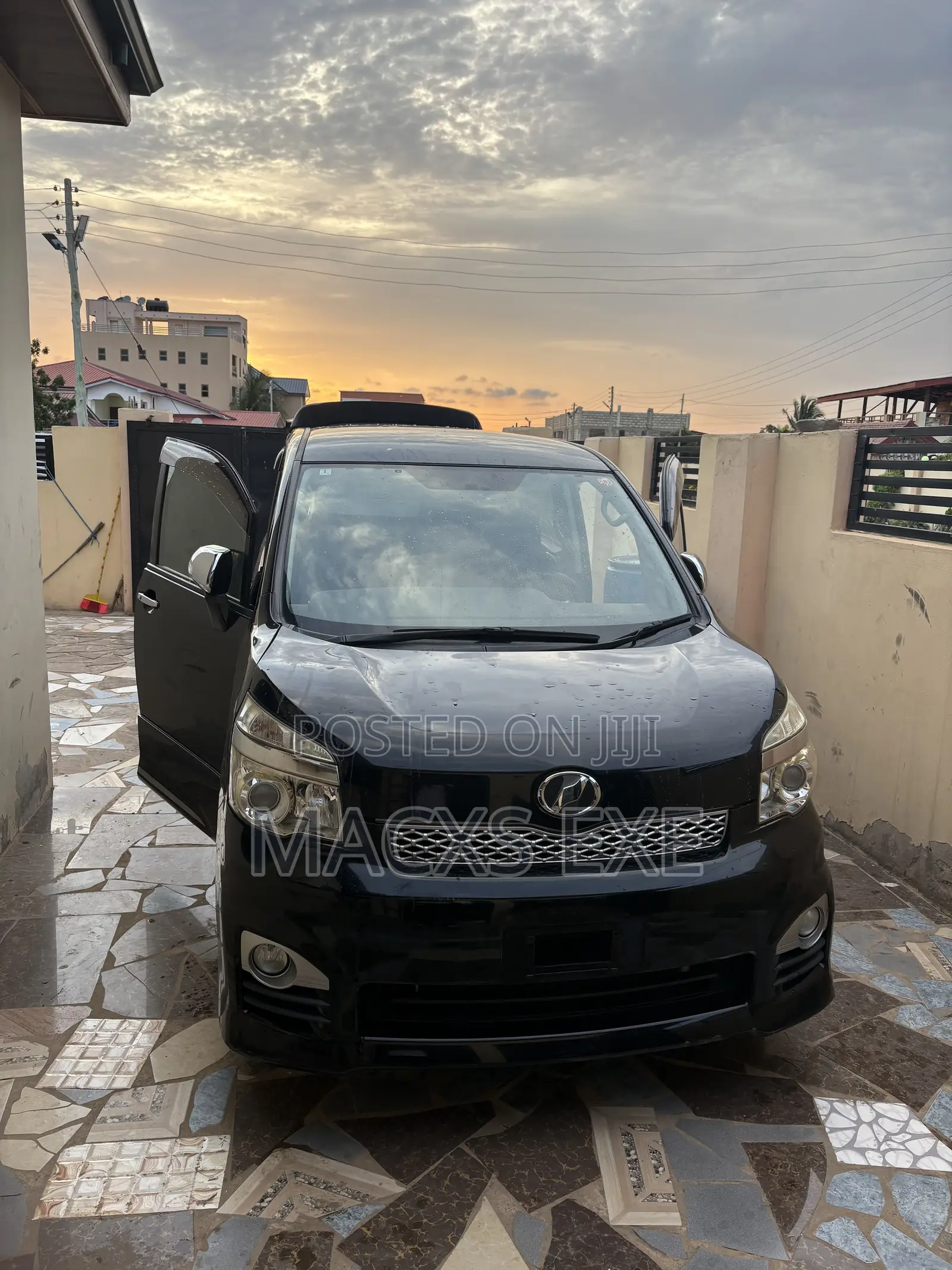 Toyota Voxy V 2WD 8-Seater 2013 Black