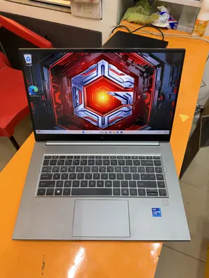 Laptop HP ZBook Studio G8 32GB Intel Core i7 SSD 512GB